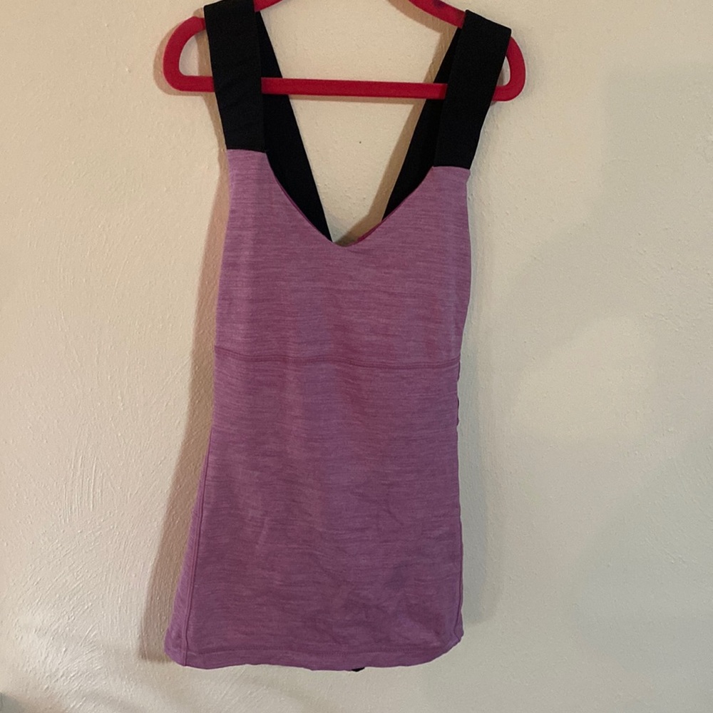 Lululemon workout top